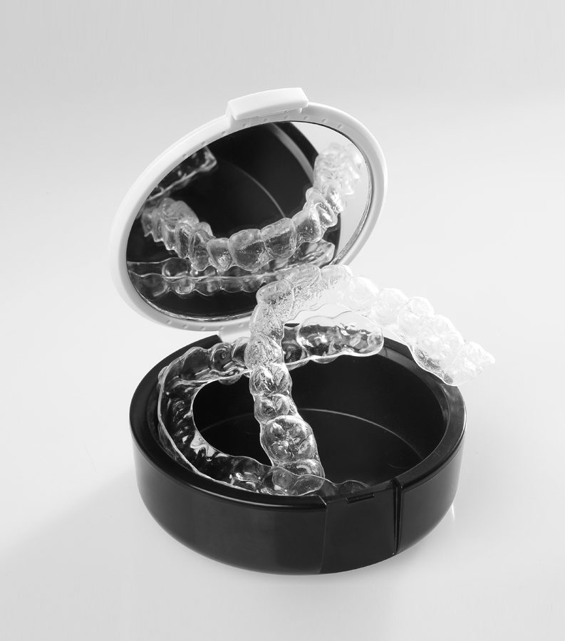 L’allineatore biocompatibile: benessere e salute al primo posto con InSyntonia